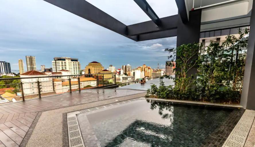 Tropicana 218 Macalister Sea & View By Staycation Pangsapuri *