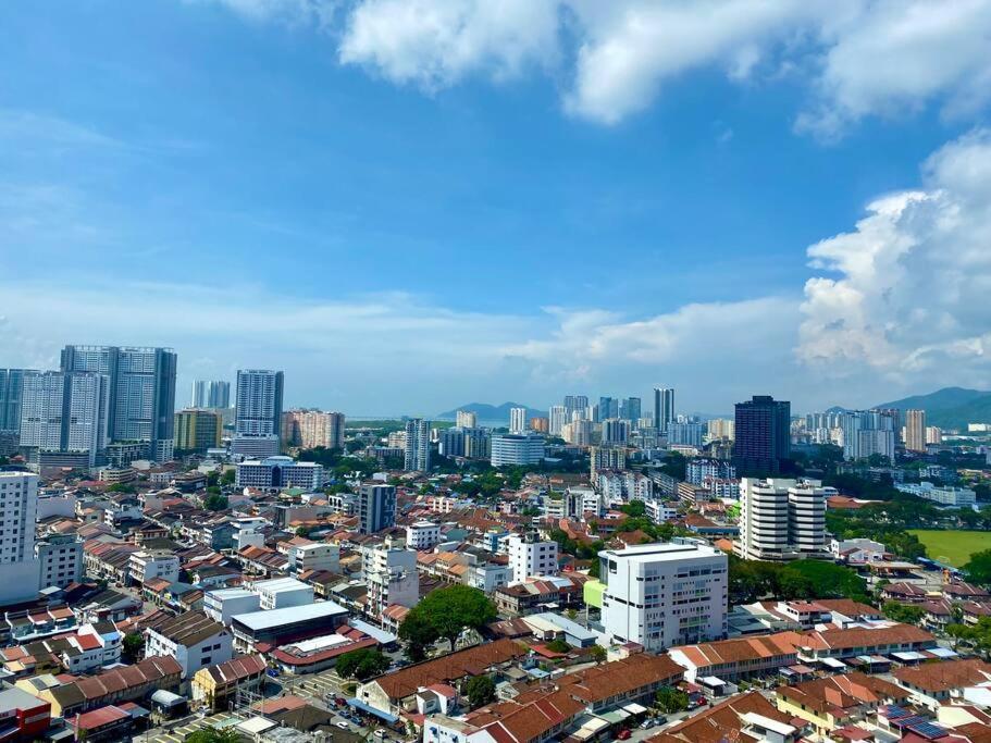 Tropicana 218 Macalister Sea & View By Staycation * George Town