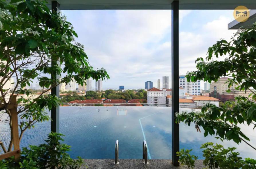 Tropicana 218 Macalister Sea & View By Staycation * George Town
