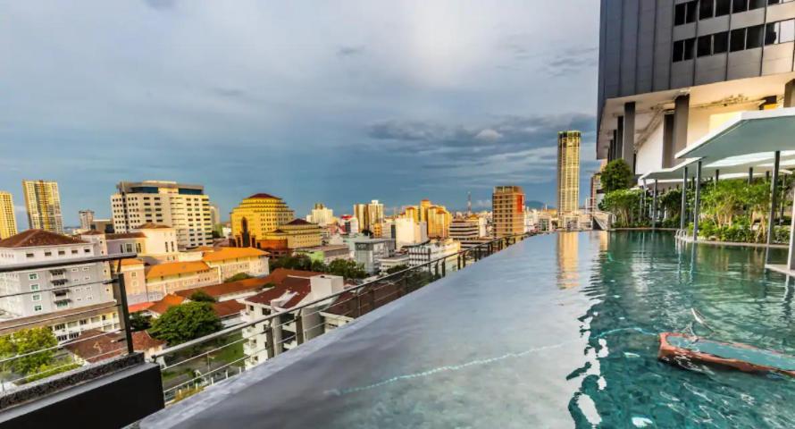 Tropicana 218 Macalister Sea & View By Staycation Apartment *